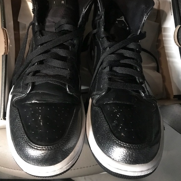 Men’s Air Jordan 1 Retro High Top - Picture 4 of 4